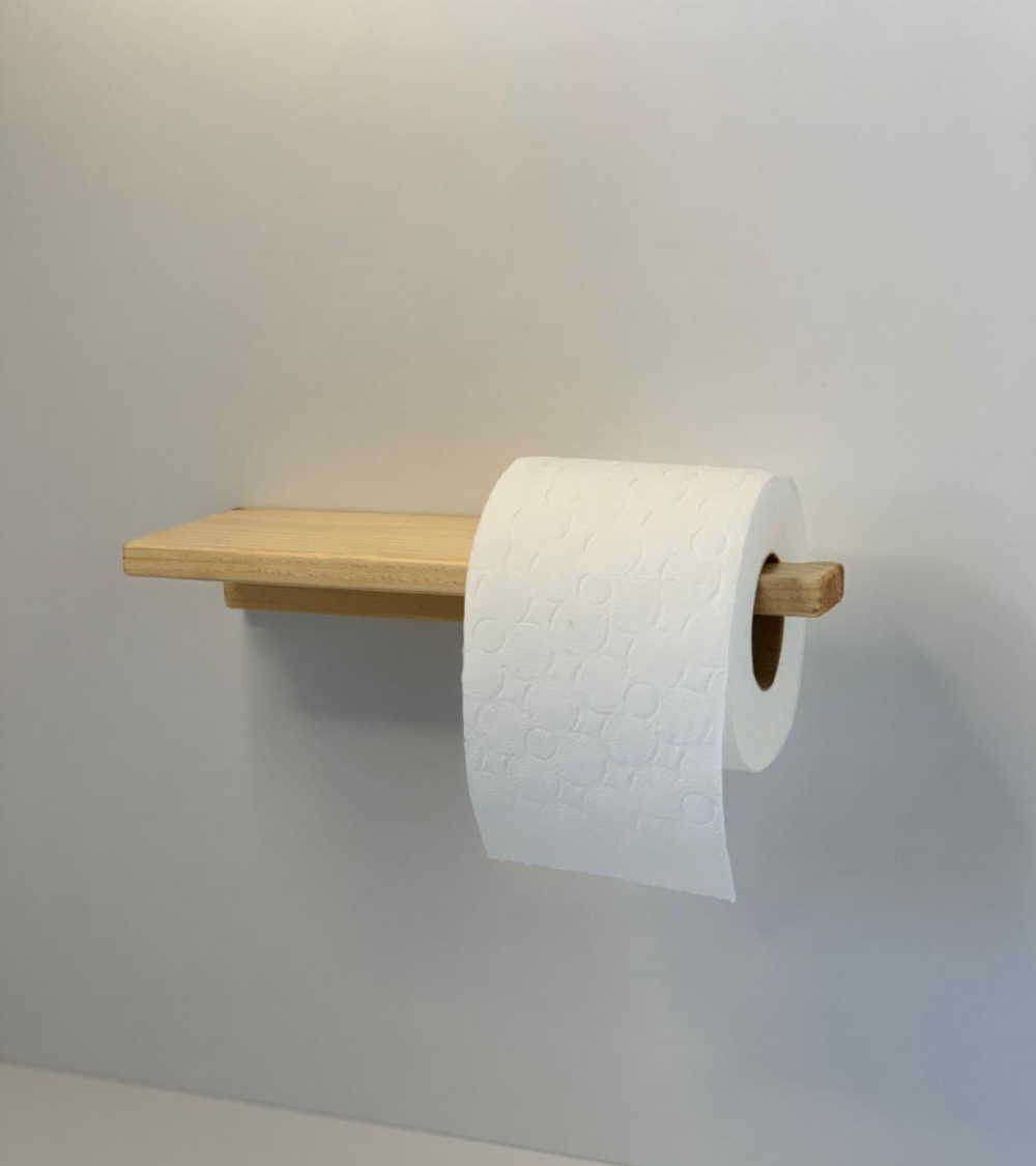 Masif Çam Ağacından El Yapımı Raflı Tuvalet Kağıtlığı – Doğal Ahşap WC Kağıtlık Tutucu