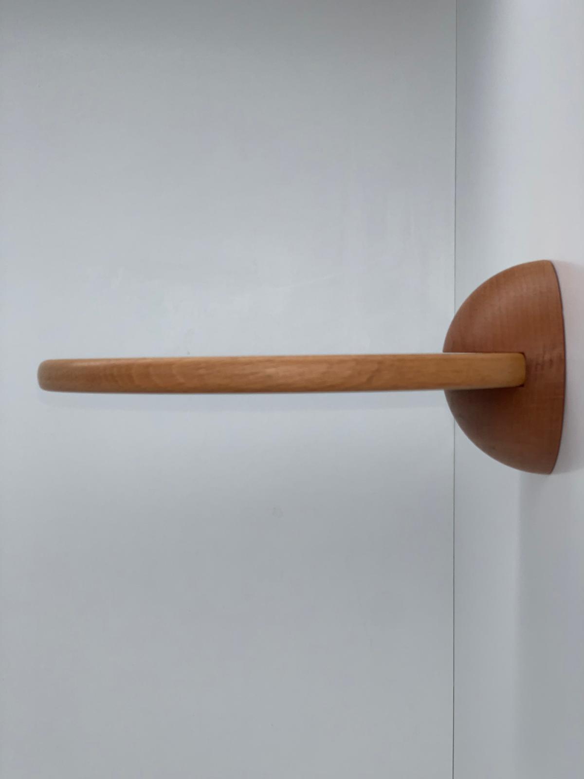 Masif Ahşap Dairesel Duvar Rafı – El Yapımı Dekoratif Tekli Raf (18 x 18 cm)