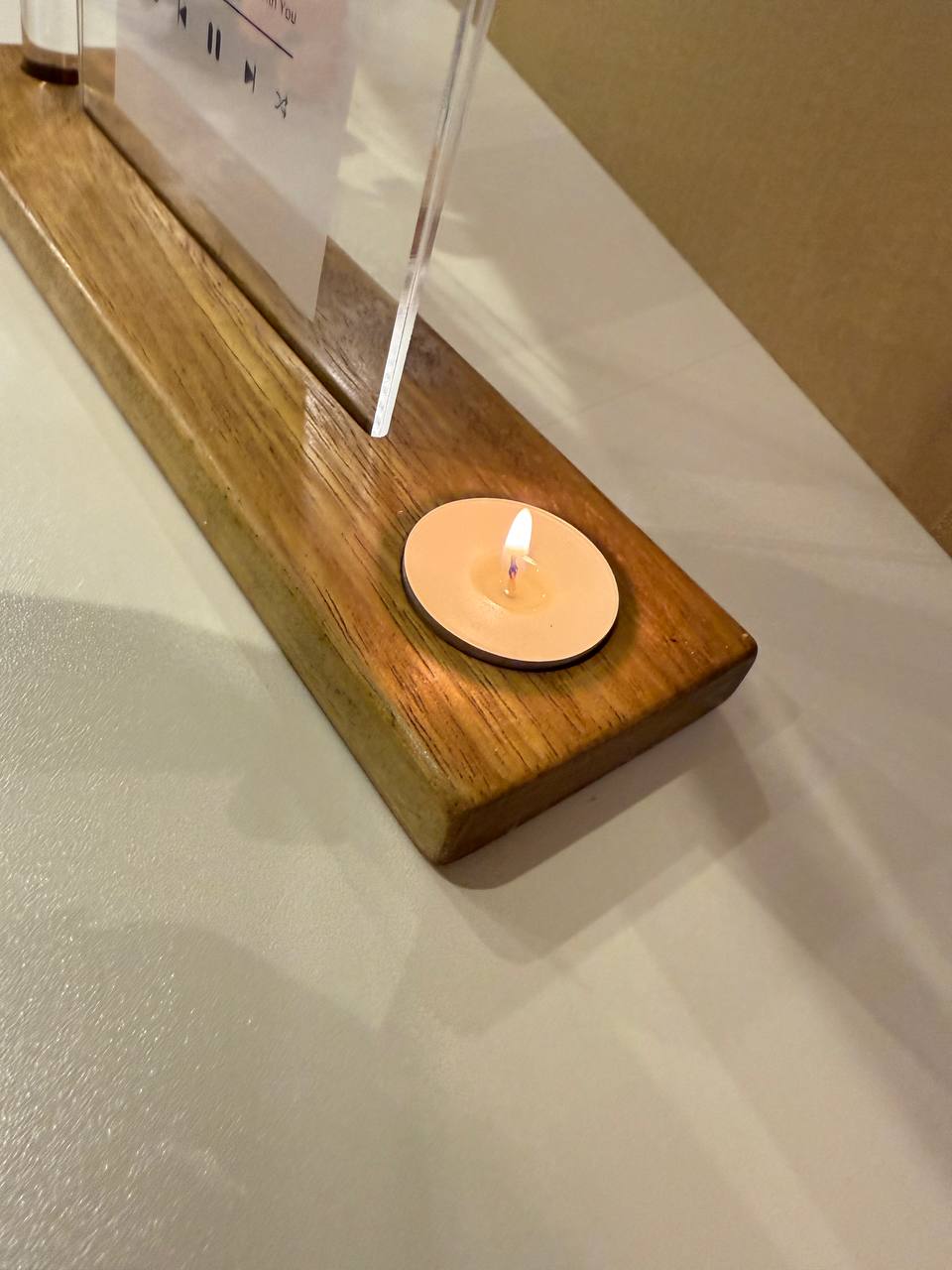 Holz-Plexiglasrahmen